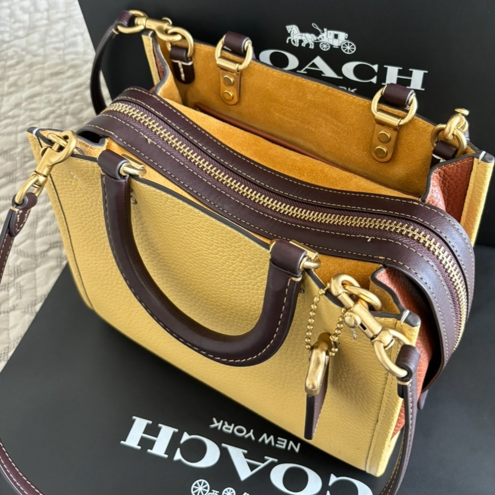 Coach Rogue 25 - Like New!